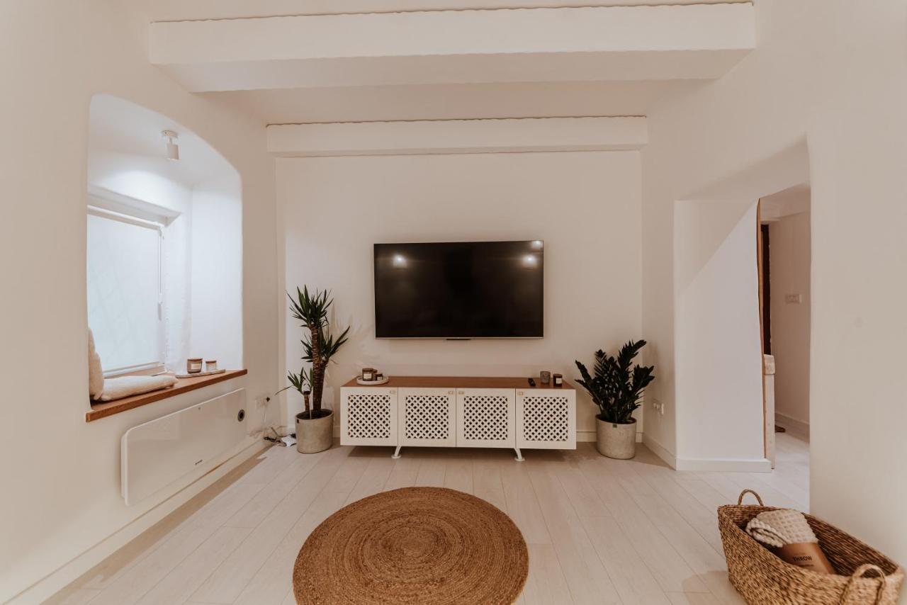 Apartament Cave By Casa Familia Nowy Sad Zewnętrze zdjęcie